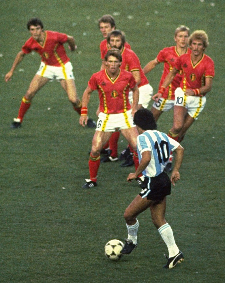 Maradona-001.jpg